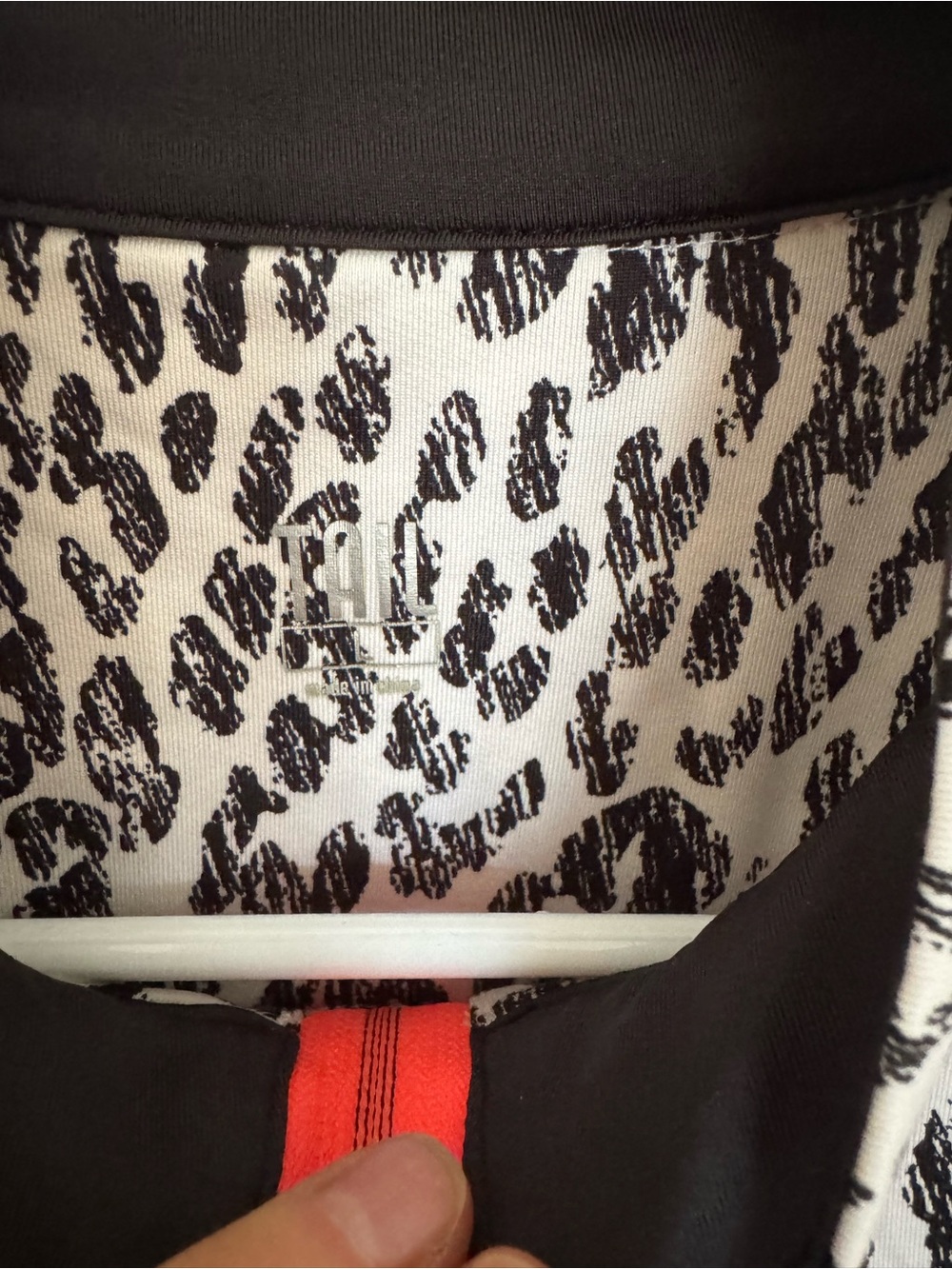 TAIL size large long sleeved golf shirt. EUC. Cool animal print. - Picture 2 of 5